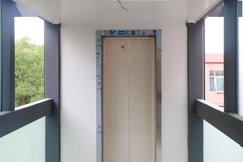 石景山某小區(qū)老樓電梯增設(shè)工程進入收尾階段，居民“一鍵直達”生活指日可待
