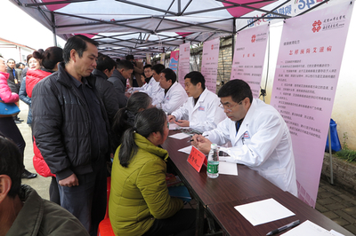 省衛(wèi)生計生委醫(yī)療專家義診咨詢服務受歡迎